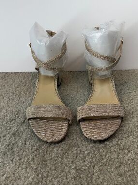 MSRP $120 Michael Kors Serena Flex Dress Sandals Pale Gold Glitter Block Heel 5